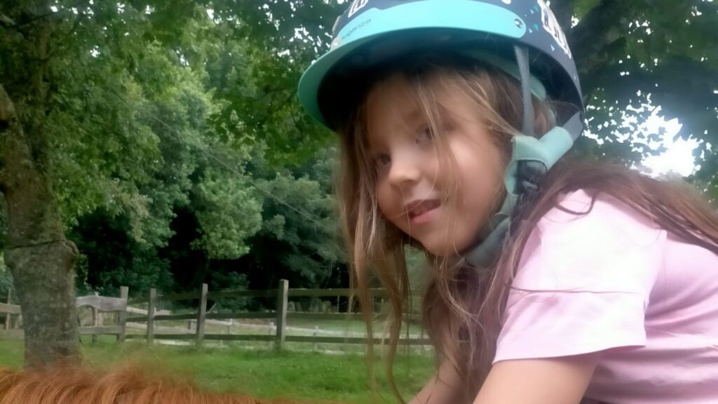 Paseo-1-hora-caballo-granja-labrada-ninos.jpg